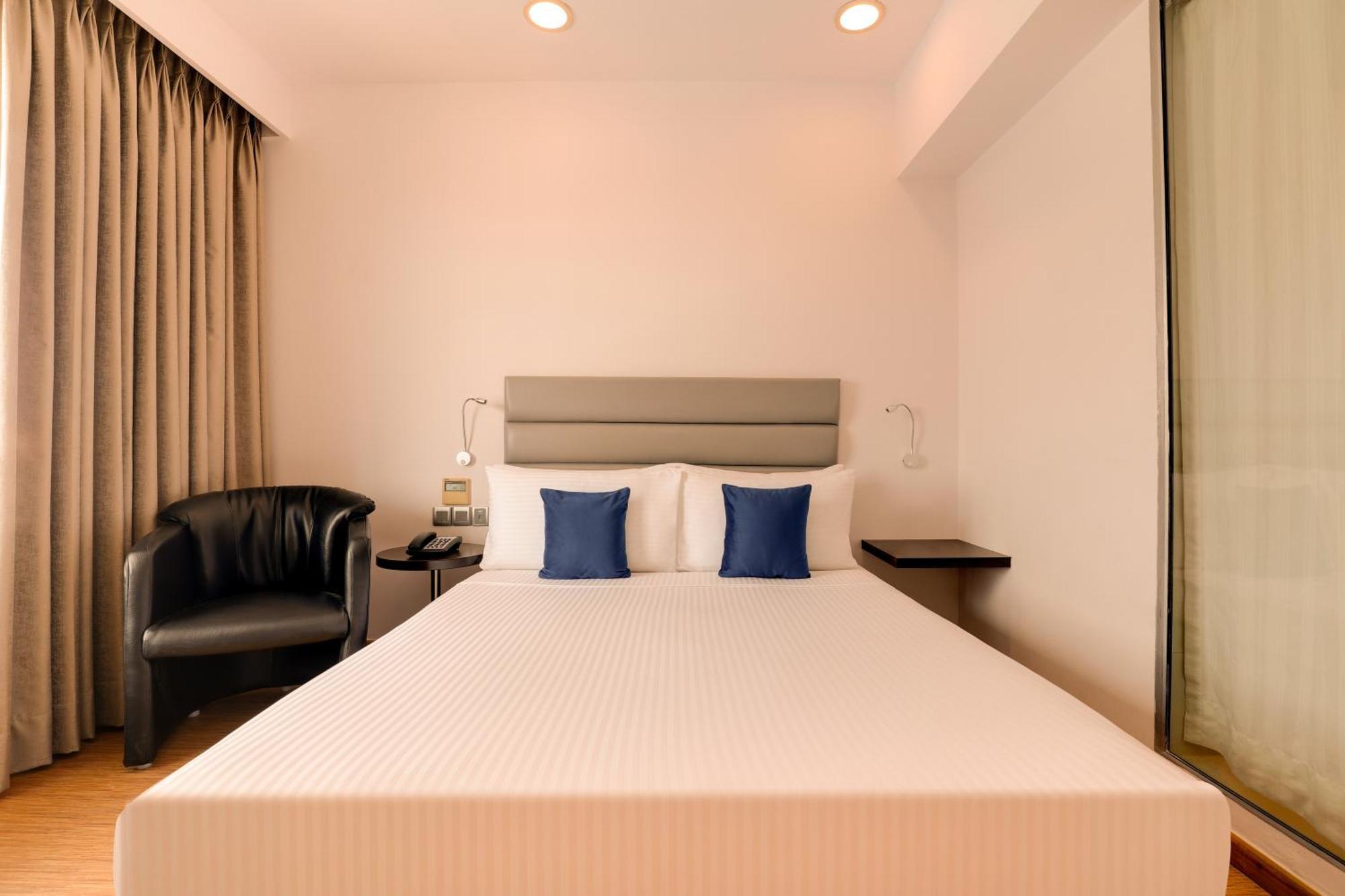 Keys Select By Lemon Tree Hotels, Hosur Road, Bengaluru Exterior photo